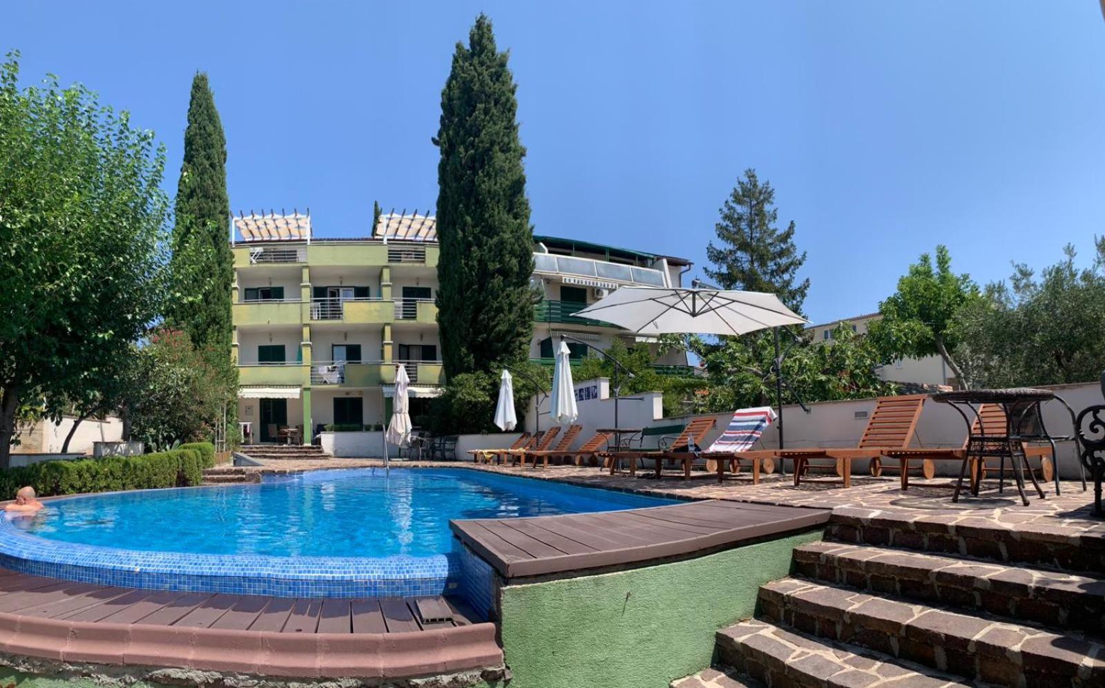 Vila Smirna Sveti Filip i Jakov Luaran gambar