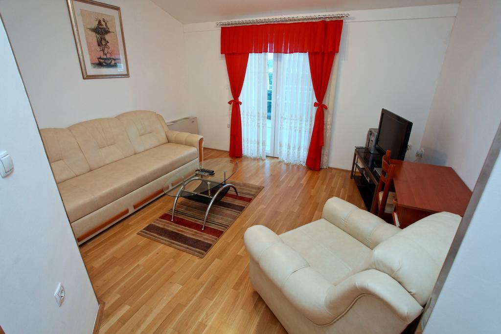 Vila Smirna Sveti Filip i Jakov Luaran gambar