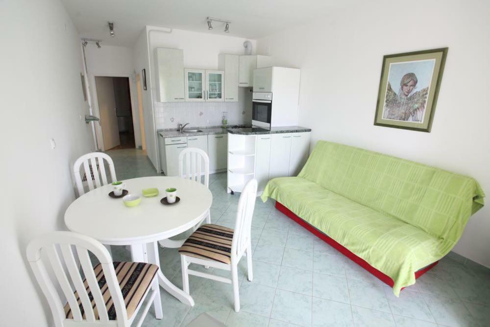 Vila Smirna Sveti Filip i Jakov Luaran gambar